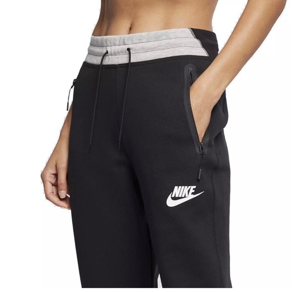 NEW Nike Tech Fleece Cropped Joggers‎ Size M - Picture 1 of 8